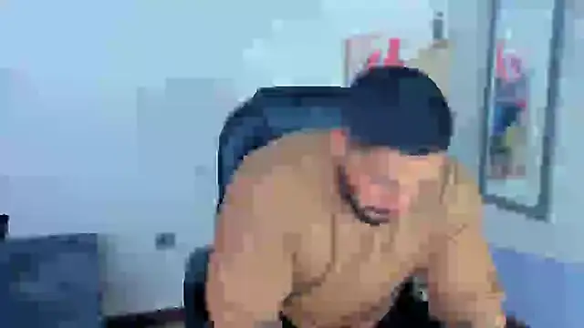 Snapshot of Cristian_Walker chatting on January 20, 2025, 10:29 am Cristian Walker online show from January 20, 2025, 10:29 am