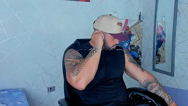 Snapshot of Cristian_Walker chatting on February 3, 2025, 12:03 pm Cristian Walker online show from February 3, 2025, 12:03 pm