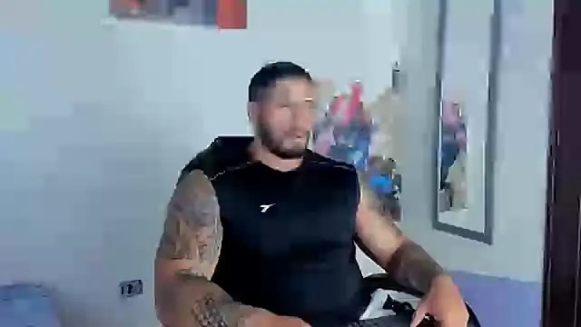 Snapshot of Cristian_Walker chatting on February 9, 2025, 8:45 pm Cristian Walker online show from February 9, 2025, 8:45 pm