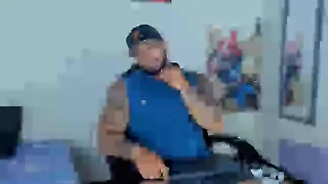 Snapshot of Cristian_Walker chatting on February 10, 2025, 12:29 pm Cristian Walker online show from February 10, 2025, 12:29 pm