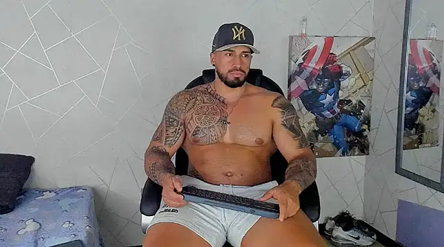 Snapshot of Cristian_Walker chatting on March 13, 2025, 6:45 pm Cristian Walker online show from March 13, 2025, 6:45 pm