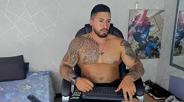 Snapshot of Cristian_Walker chatting on March 18, 2025, 8:04 pm Cristian Walker online show from March 18, 2025, 8:04 pm