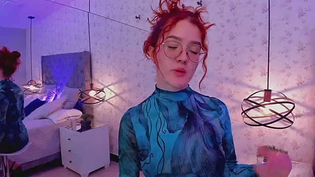 Snapshot of MiaWinx chatting on December 19, 2024, 4:45 am MiaWinx online show from December 19, 2024, 4:45 am