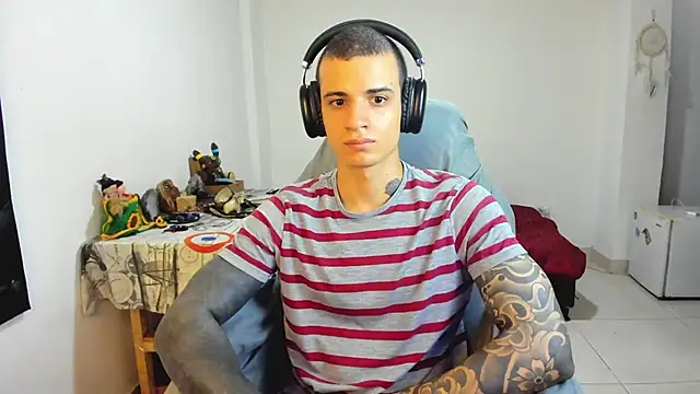 Snapshot of Balo_lovers chatting on March 19, 2025, 4:34 pm Balo lovers online show from March 19, 2025, 4:34 pm