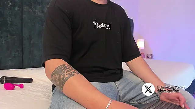 Snapshot of kataleyandliam chatting on March 4, 2025, 7:32 pm kataleyandliam online show from March 4, 2025, 7:32 pm