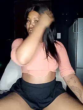 Snapshot of charmainexxx chatting on January 5, 2025, 4:16 pm charmainexxx online show from January 5, 2025, 4:16 pm