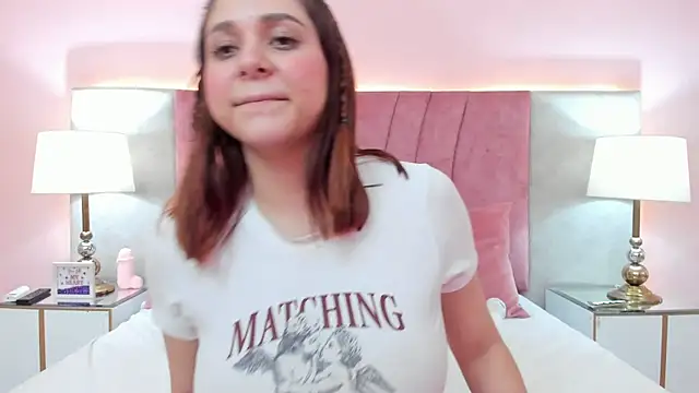 Snapshot of SophiaLaurens chatting on January 11, 2025, 3:42 pm SophiaLaurens online show from January 11, 2025, 3:42 pm