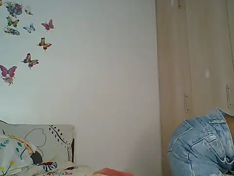 Snapshot of Oliviia_ chatting on October 16, 2025, 3:02 pm Oliviia  online show from October 16, 2025, 3:02 pm