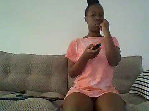 Snapshot of Oliviia_ chatting on October 19, 2025, 4:46 am Oliviia  online show from October 19, 2025, 4:46 am