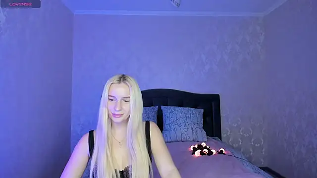 Snapshot of Amanda054 chatting on December 23, 2024, 8:14 pm Amanda054 online show from December 23, 2024, 8:14 pm