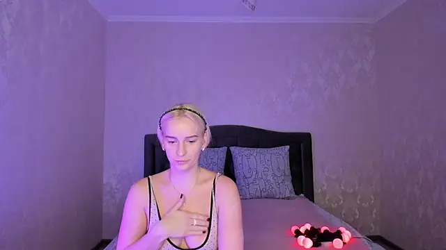 Snapshot of Amanda054 chatting on February 5, 2025, 9:07 pm Amanda054 online show from February 5, 2025, 9:07 pm