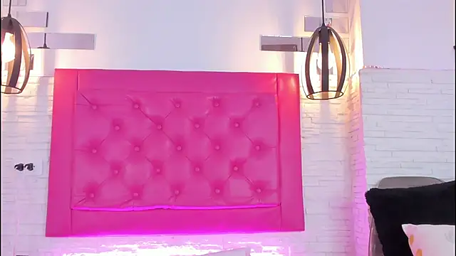 Snapshot of mia_six66 chatting on January 31, 2025, 2:39 pm mia six66 online show from January 31, 2025, 2:39 pm