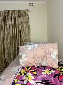 Snapshot of HornyxLadie chatting on October 9, 2025, 11:25 pm HornyxLadie online show from October 9, 2025, 11:25 pm