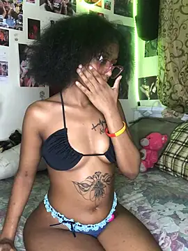 Snapshot of naughtybitches5 chatting on March 14, 2025, 6:50 pm naughtybitches5 online show from March 14, 2025, 6:50 pm