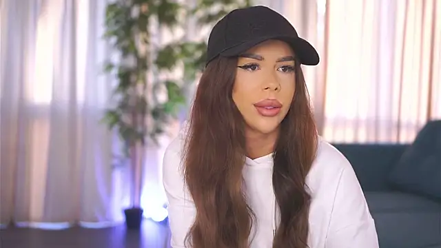 Snapshot of MissKiarra chatting on January 14, 2025, 6:56 am MissKiarra online show from January 14, 2025, 6:56 am