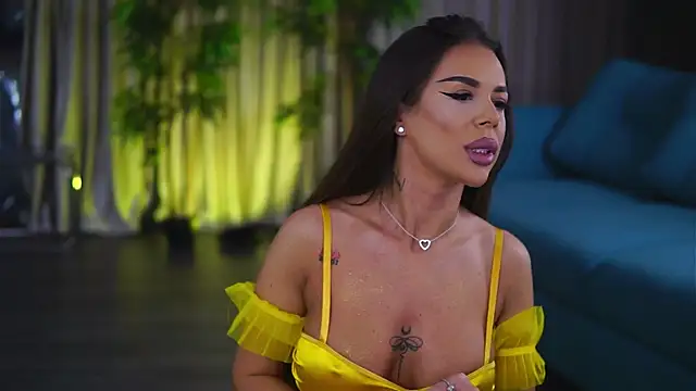 Snapshot of MissKiarra chatting on March 1, 2025, 4:47 am MissKiarra online show from March 1, 2025, 4:47 am