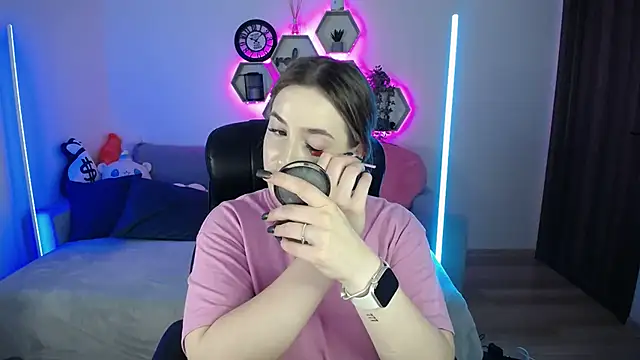 Snapshot of SabrinViolet chatting on September 24, 2025, 8:17 am SabrinViolet online show from September 24, 2025, 8:17 am