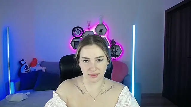Snapshot of SabrinViolet chatting on September 26, 2025, 8:07 am SabrinViolet online show from September 26, 2025, 8:07 am