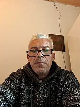Picolo4111 online show from October 19, 2025, 7:09 am