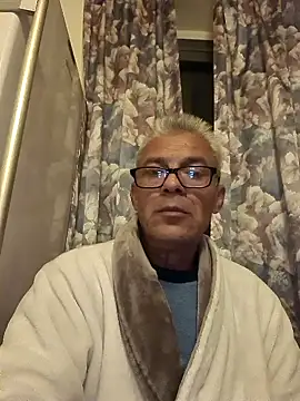 Picolo4111 online show from October 25, 2025, 3:58 am