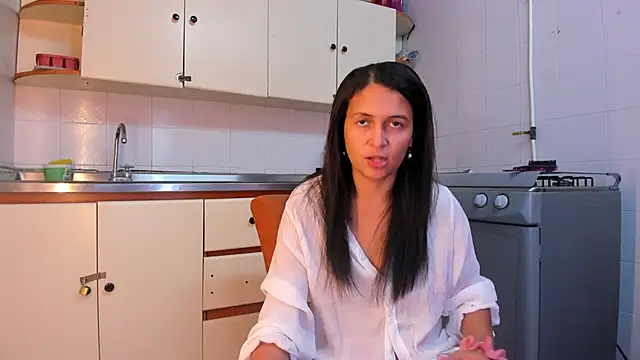Snapshot of SofiAndNicol chatting on October 18, 2025, 11:11 am SofiAndNicol online show from October 18, 2025, 11:11 am