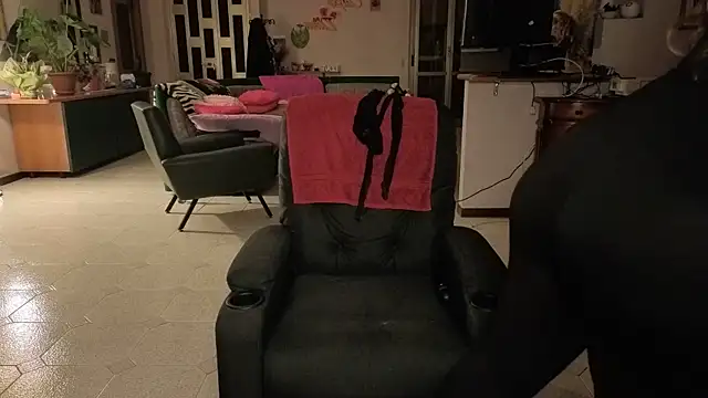 Snapshot of peachgirlmartyna chatting on October 29, 2025, 5:36 pm peachgirlmartyna online show from October 29, 2025, 5:36 pm