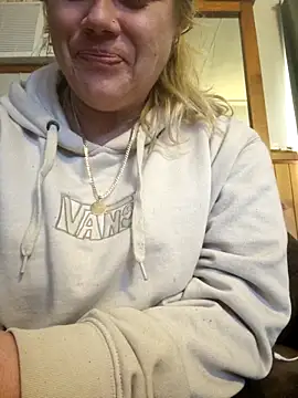 Snapshot of Off_the_Lesh chatting on September 18, 2025, 9:39 pm Off the Lesh online show from September 18, 2025, 9:39 pm