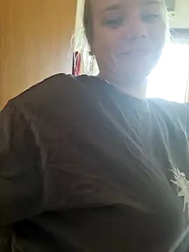 Snapshot of Off_the_Lesh chatting on September 20, 2025, 3:40 am Off the Lesh online show from September 20, 2025, 3:40 am