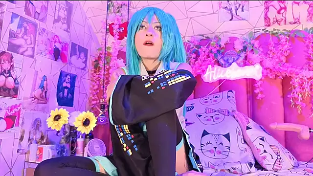 Snapshot of Alicebenett chatting on November 2, 2025, 8:33 pm Alicebenett online show from November 2, 2025, 8:33 pm