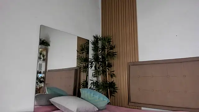 Snapshot of Natasha__Sccott chatting on February 12, 2025, 7:56 pm Natasha  Sccott online show from February 12, 2025, 7:56 pm