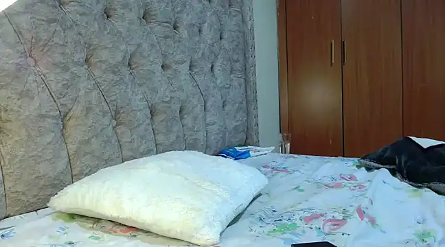 Snapshot of Naughty_Girl17 chatting on February 12, 2025, 8:29 pm Naughty Girl17 online show from February 12, 2025, 8:29 pm