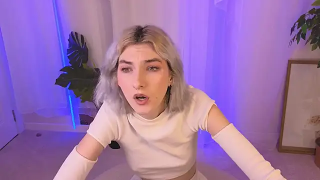 Snapshot of Mia_Cheers chatting on December 7, 2024, 5:09 pm Mia Cheers online show from December 7, 2024, 5:09 pm