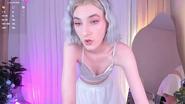 Snapshot of Mia_Cheers chatting on December 15, 2024, 4:48 pm Mia Cheers online show from December 15, 2024, 4:48 pm