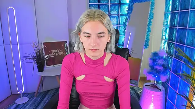 Snapshot of Mia_Cheers chatting on December 16, 2024, 1:54 pm Mia Cheers online show from December 16, 2024, 1:54 pm