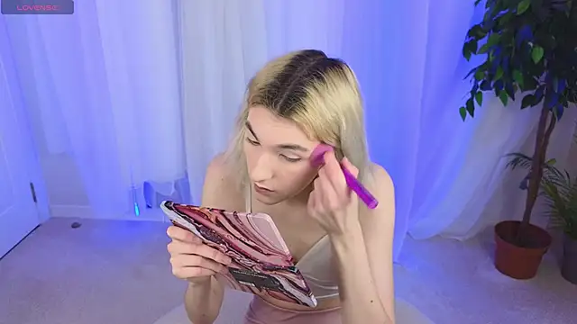 Snapshot of Mia_Cheers chatting on February 26, 2025, 1:52 pm Mia Cheers online show from February 26, 2025, 1:52 pm