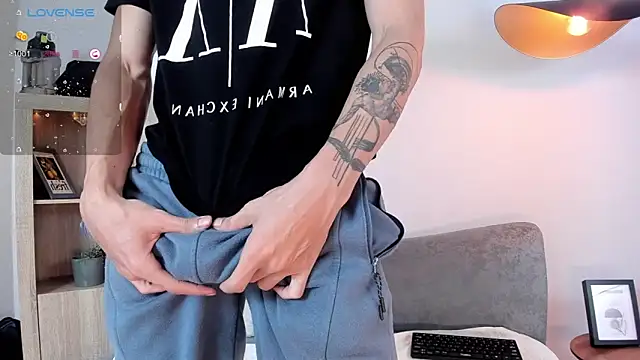 Snapshot of badboy_one_ chatting on October 25, 2025, 10:04 pm badboy one  online show from October 25, 2025, 10:04 pm