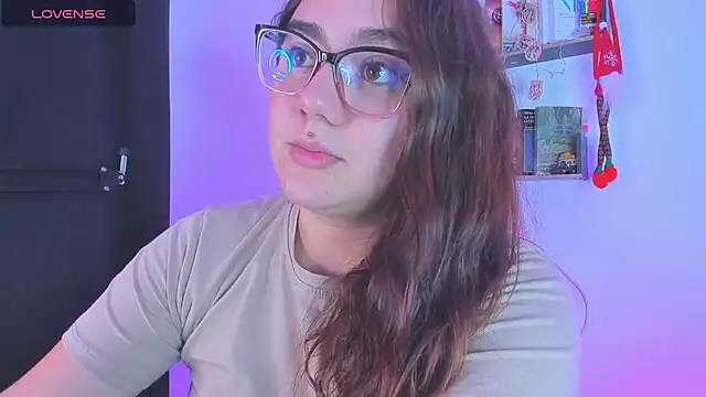 Snapshot of isarhodes_ chatting on December 18, 2024, 10:13 pm isarhodes  online show from December 18, 2024, 10:13 pm