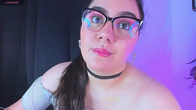 Snapshot of isarhodes_ chatting on January 15, 2025, 10:24 pm isarhodes  online show from January 15, 2025, 10:24 pm