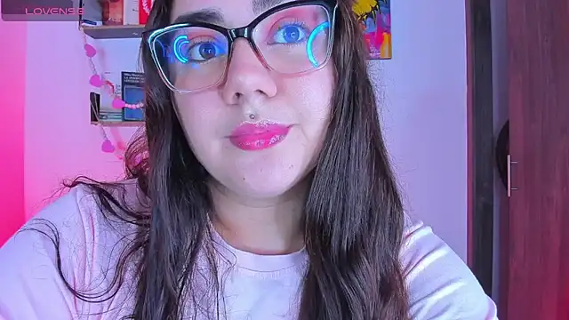 Snapshot of isarhodes_ chatting on January 28, 2025, 10:23 pm isarhodes  online show from January 28, 2025, 10:23 pm