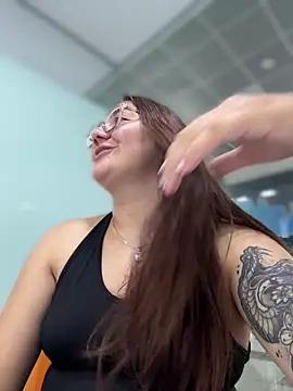 Snapshot of isarhodes_ chatting on October 27, 2025, 3:49 pm isarhodes  online show from October 27, 2025, 3:49 pm