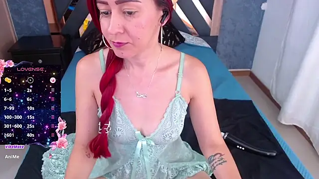Snapshot of bianca_milfsexy chatting on December 14, 2024, 12:01 am bianca milfsexy online show from December 14, 2024, 12:01 am