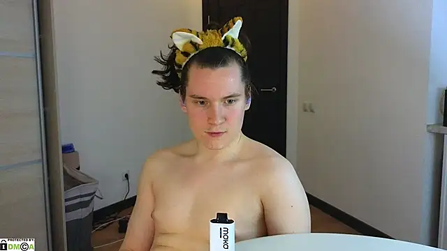 Snapshot of MoreRealAlex chatting on February 11, 2025, 1:31 am MoreRealAlex online show from February 11, 2025, 1:31 am