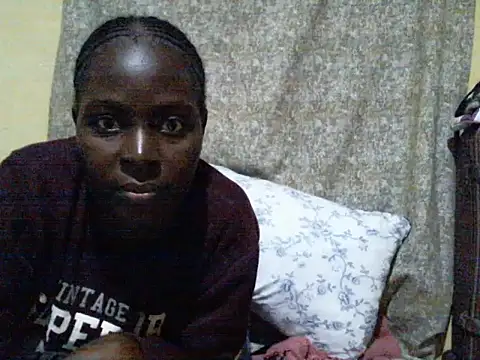 Snapshot of ara_bella chatting on October 3, 2025, 9:12 pm ara bella online show from October 3, 2025, 9:12 pm