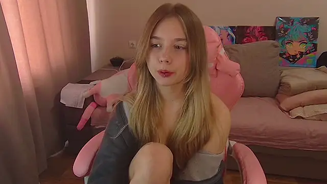 Snapshot of Olivka_Grr chatting on September 18, 2025, 12:51 pm Olivka Grr online show from September 18, 2025, 12:51 pm