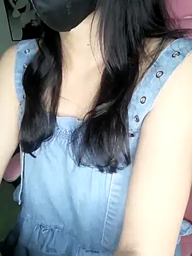 Snapshot of _Linez_ chatting on March 17, 2025, 3:29 pm  Linez  online show from March 17, 2025, 3:29 pm