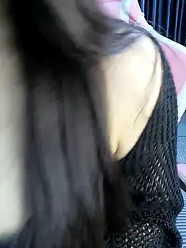 Snapshot of _Linez_ chatting on September 21, 2025, 5:58 pm  Linez  online show from September 21, 2025, 5:58 pm