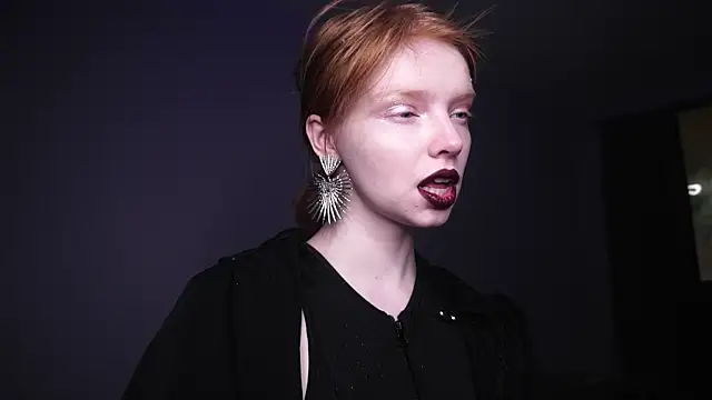 Snapshot of ginger_hugs chatting on December 28, 2024, 10:13 pm ginger hugs online show from December 28, 2024, 10:13 pm