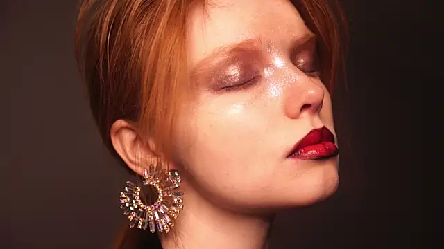 Snapshot of ginger_hugs chatting on January 4, 2025, 10:02 pm ginger hugs online show from January 4, 2025, 10:02 pm