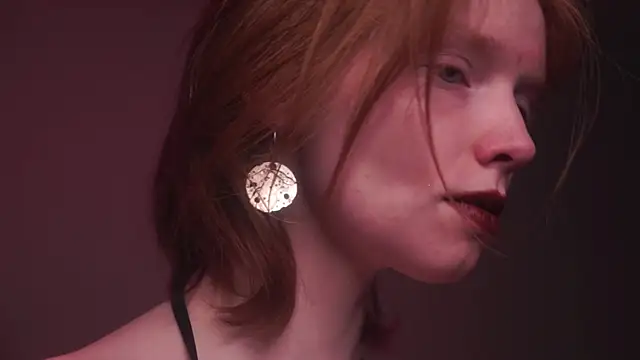 Snapshot of ginger_hugs chatting on September 25, 2025, 10:13 pm ginger hugs online show from September 25, 2025, 10:13 pm