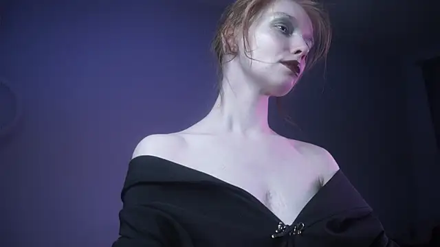 Snapshot of ginger_hugs chatting on October 4, 2025, 10:08 pm ginger hugs online show from October 4, 2025, 10:08 pm
